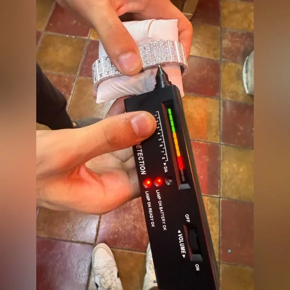Moissanite watch passes diamond tester